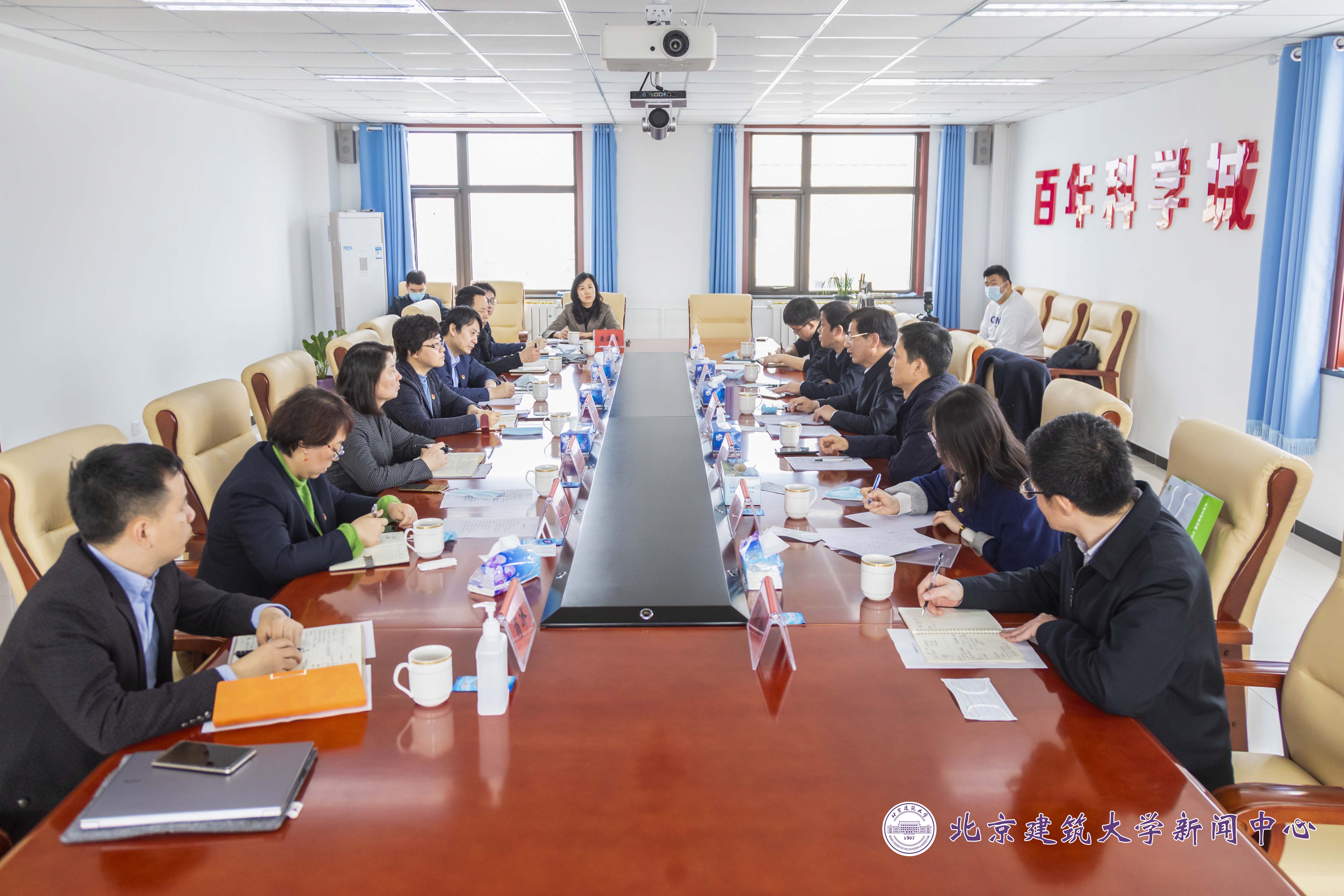 党委副书记陈刚带队赴怀柔区调研