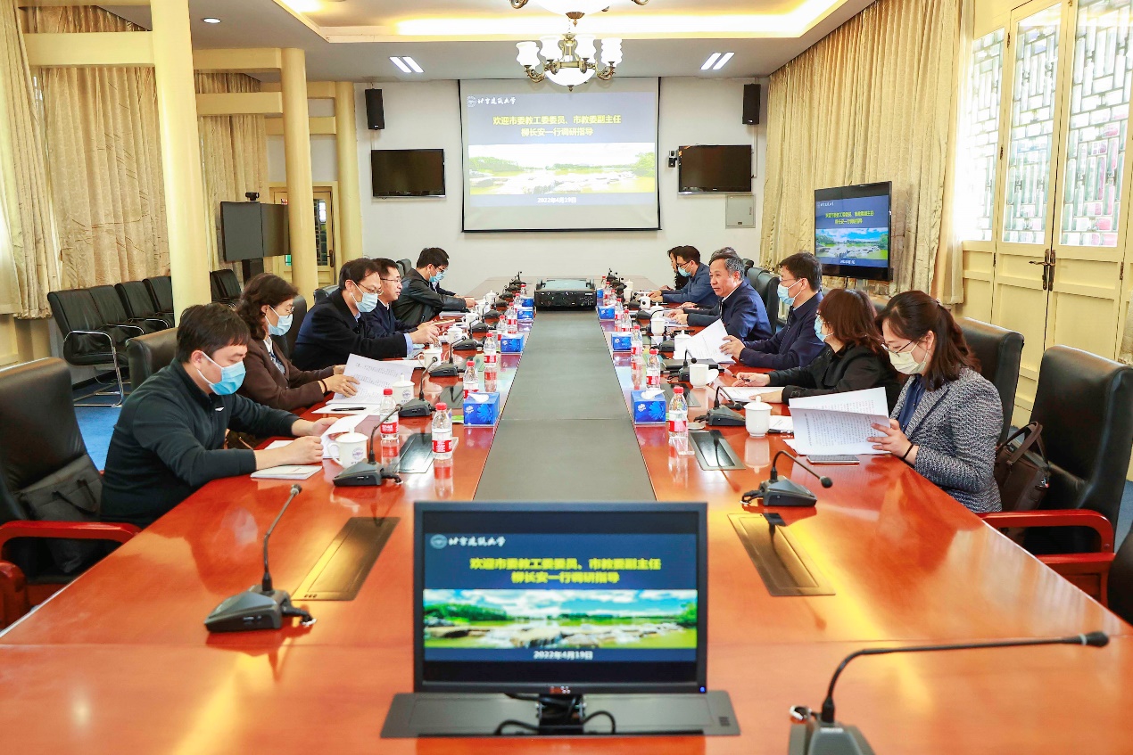 市委教工委委员、市教委副主任柳长安来校调研指导