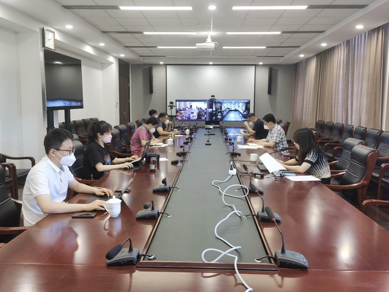 学校召开重点工作专题推进会 不折不扣严格执行疫情防控和安全稳定工作