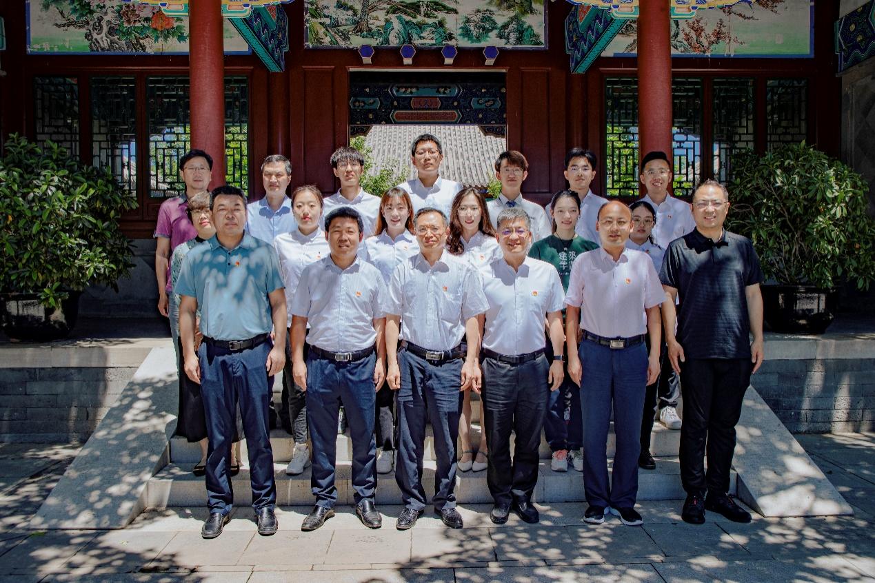 学校召开2022届毕业生代表座谈会