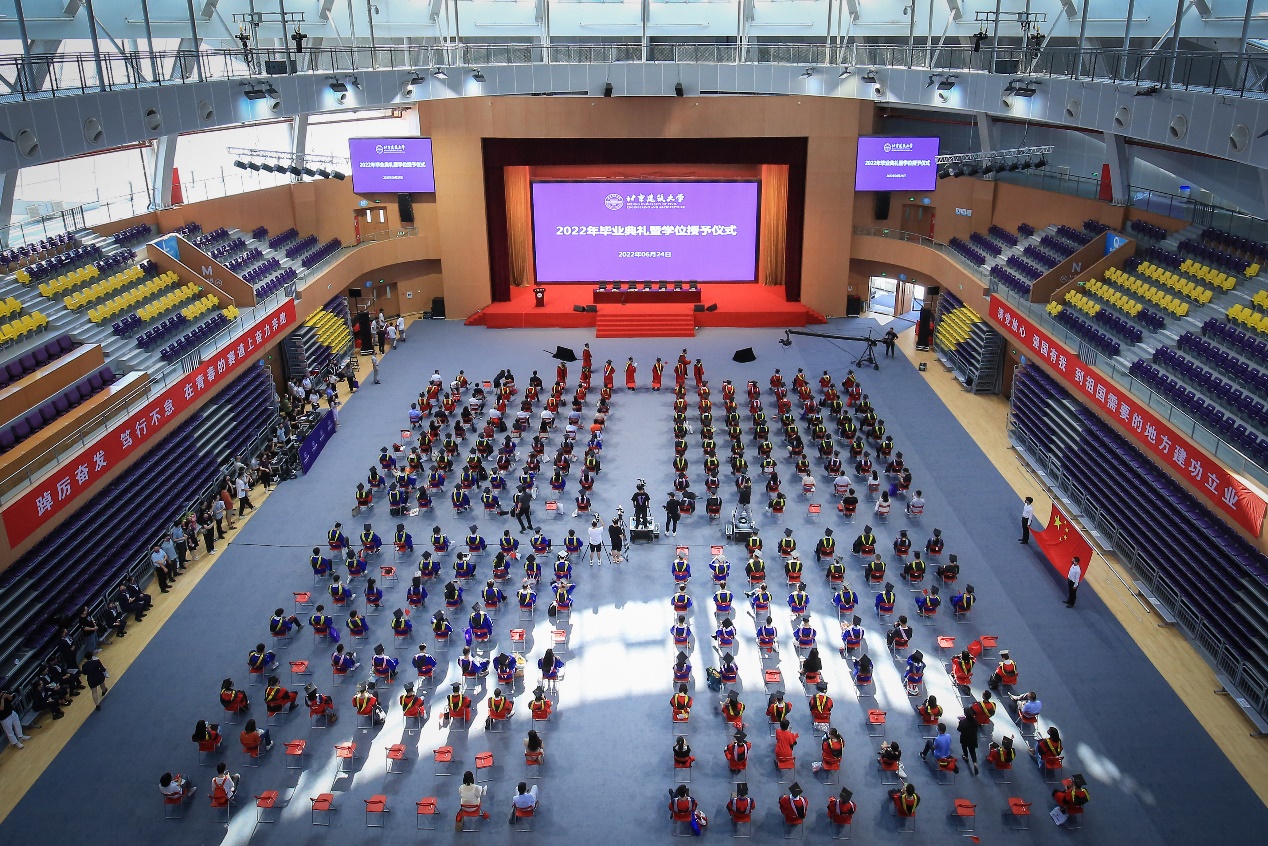 BETVLCTOR伟德在线隆重举行2022年毕业典礼暨学位授予仪式