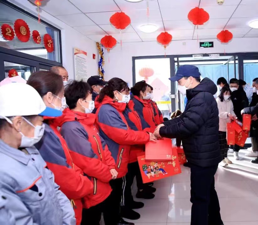 情暖新春！春节前夕学校领导看望慰问寒假留校学生和在岗教职员工