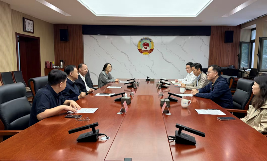 学校党委副书记王爱军带队赴怀柔区政协走访调研