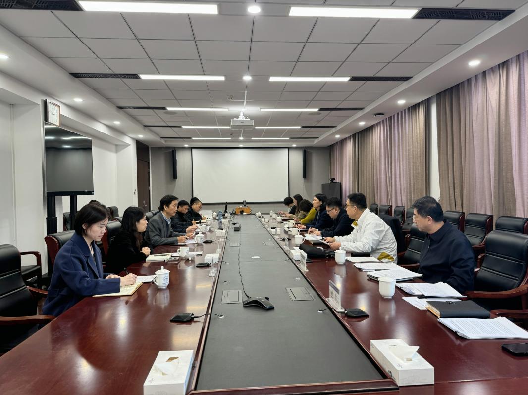 大兴区副区长周丽一行来我校走访调研